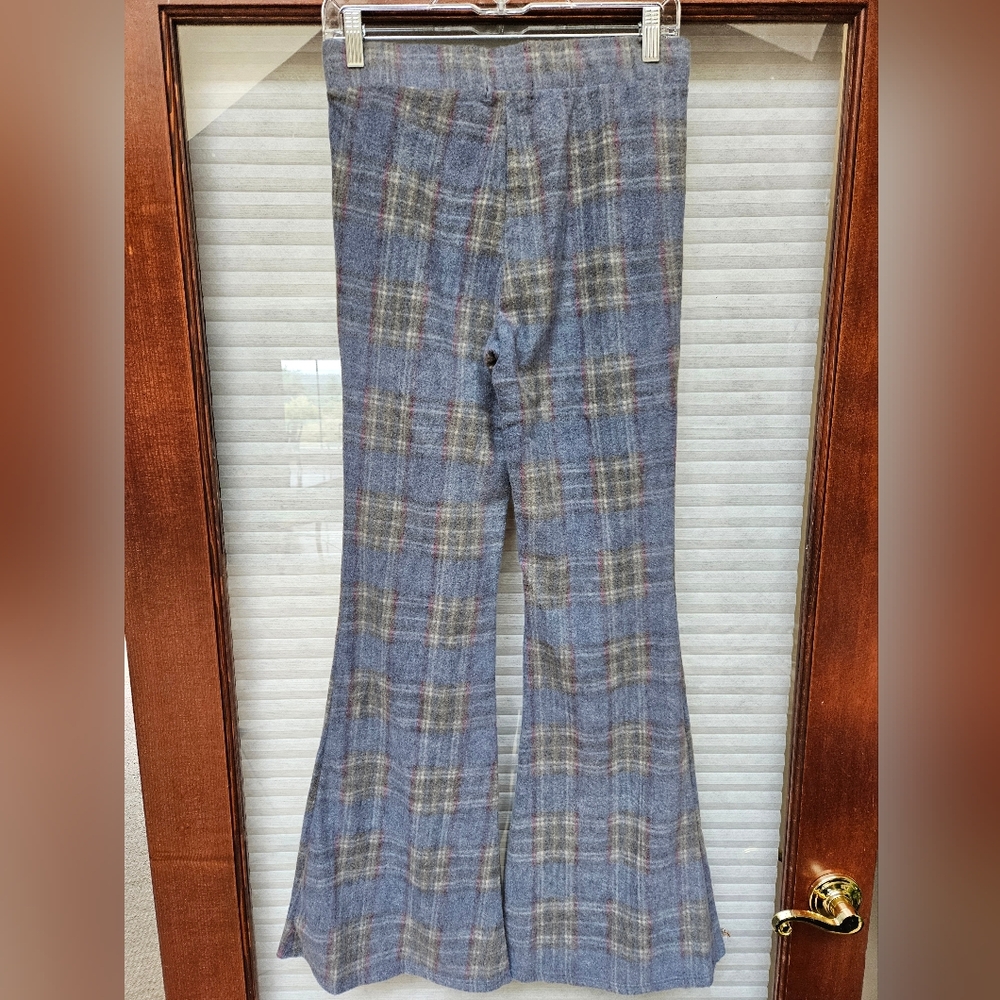 So soft & comfy bell bottoms New With Tags size medium!